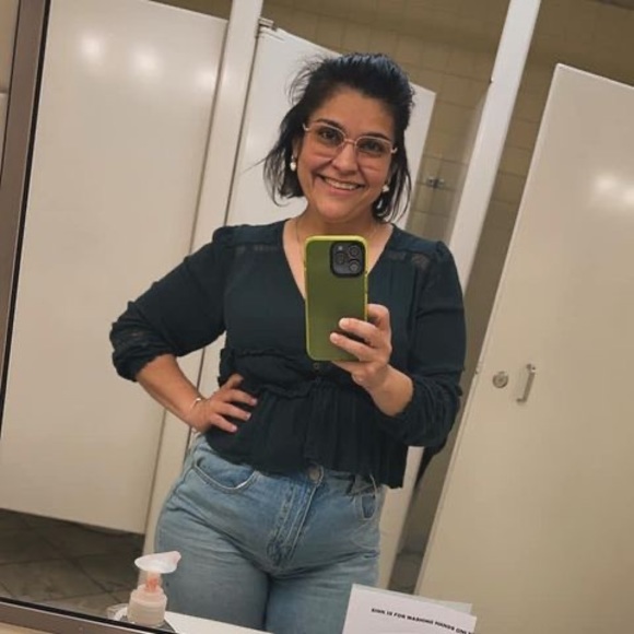 Meet your Posher, Esme - Picture 1 of 1